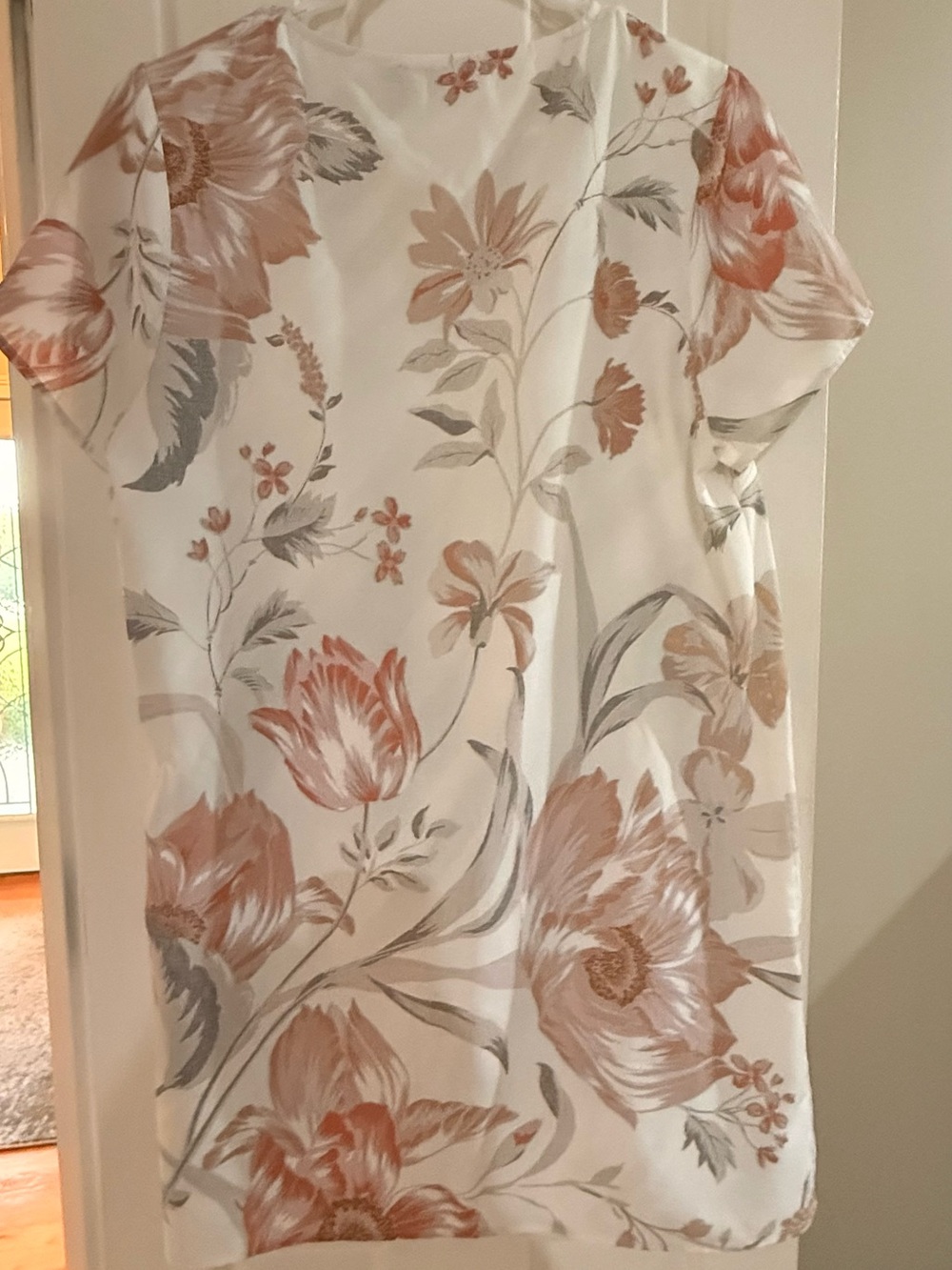 Floral Short-Sleeve Women's Top in Cream and Blush